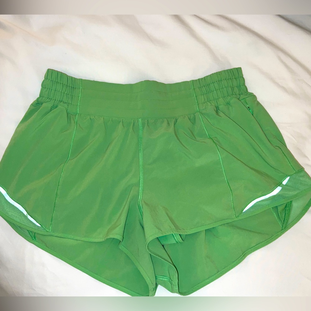 Lululemon Hotty Hot High Rise Shorts 2.5”